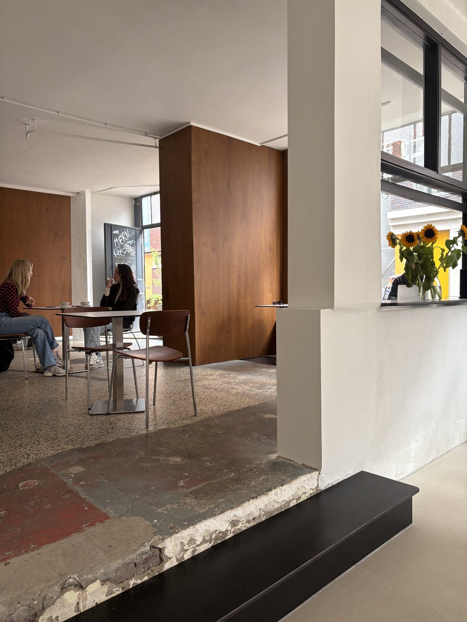 Interieur van Café Momo in Groningen