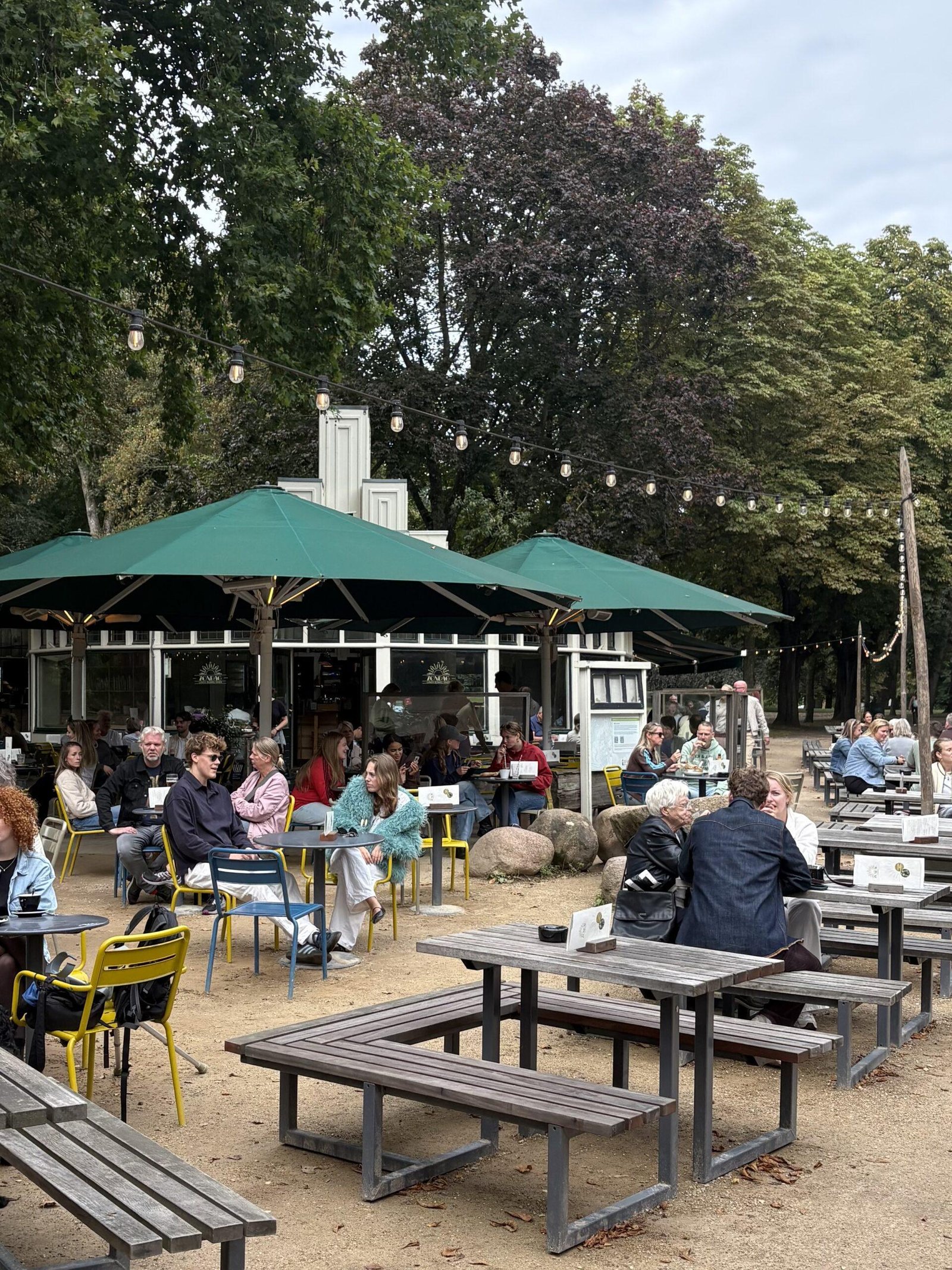 Lunch bij Zondag in het Noorderplantsoen in Groningen