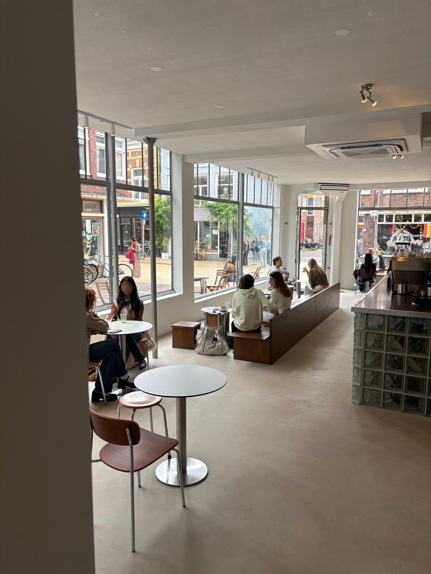 Interieur van Café Momo in Groningen