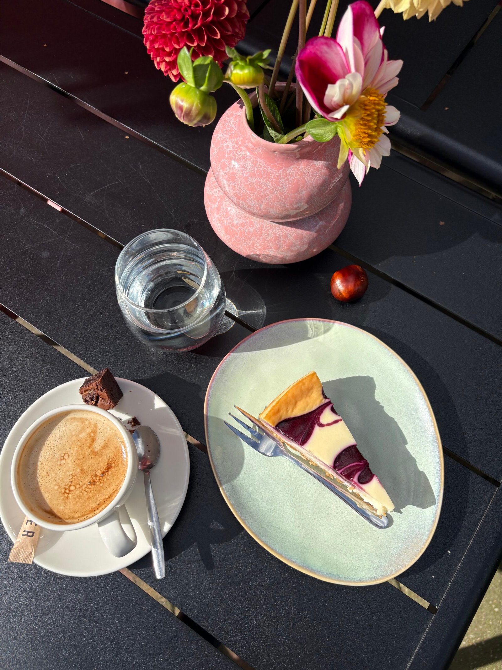 Sfeervolle brasserie bij Pluck Elke Dag in Witharen voor koffie, lunch en high tea