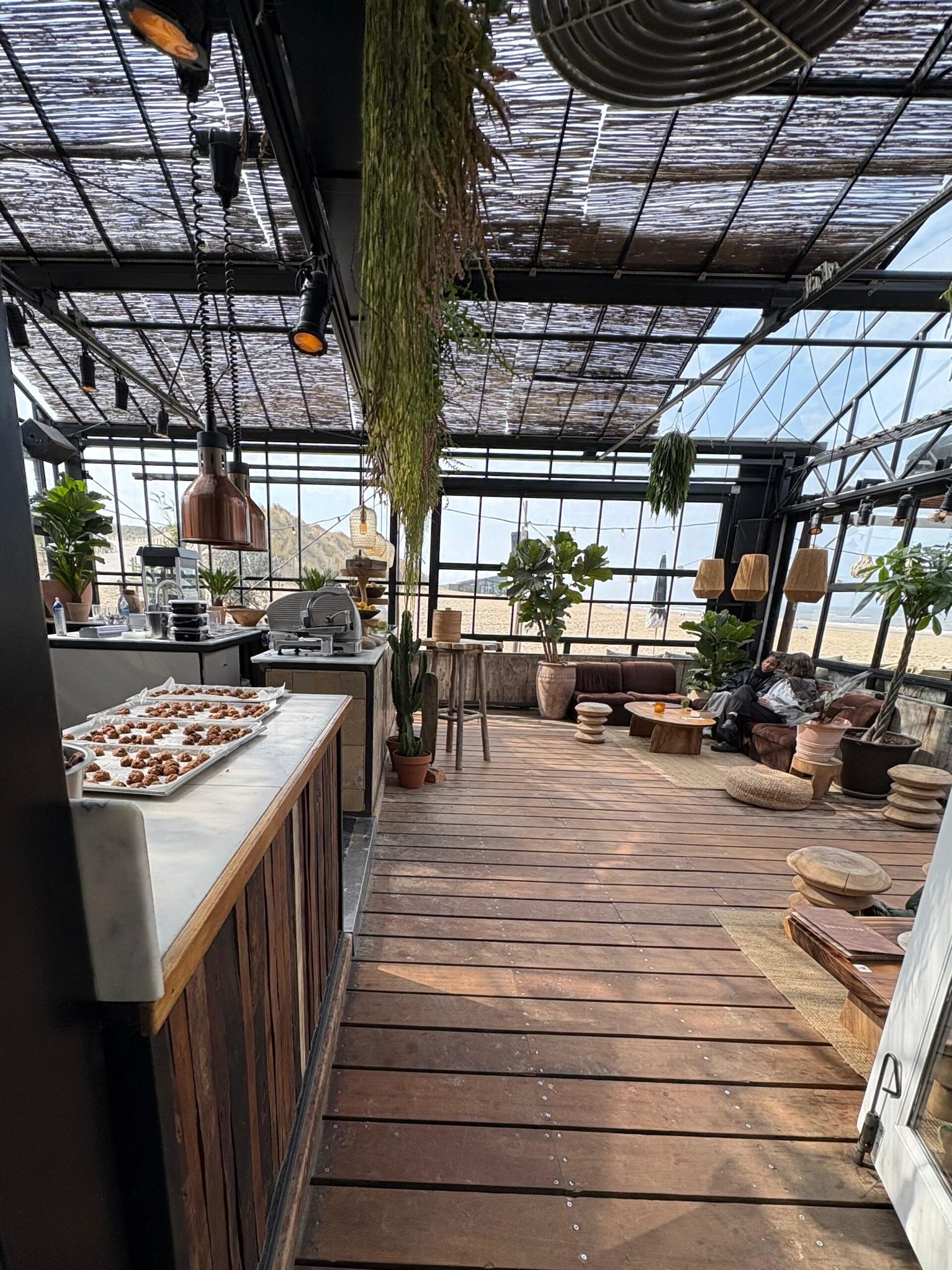 Lunch bij Branding Beach in Noordwijk aan Zee