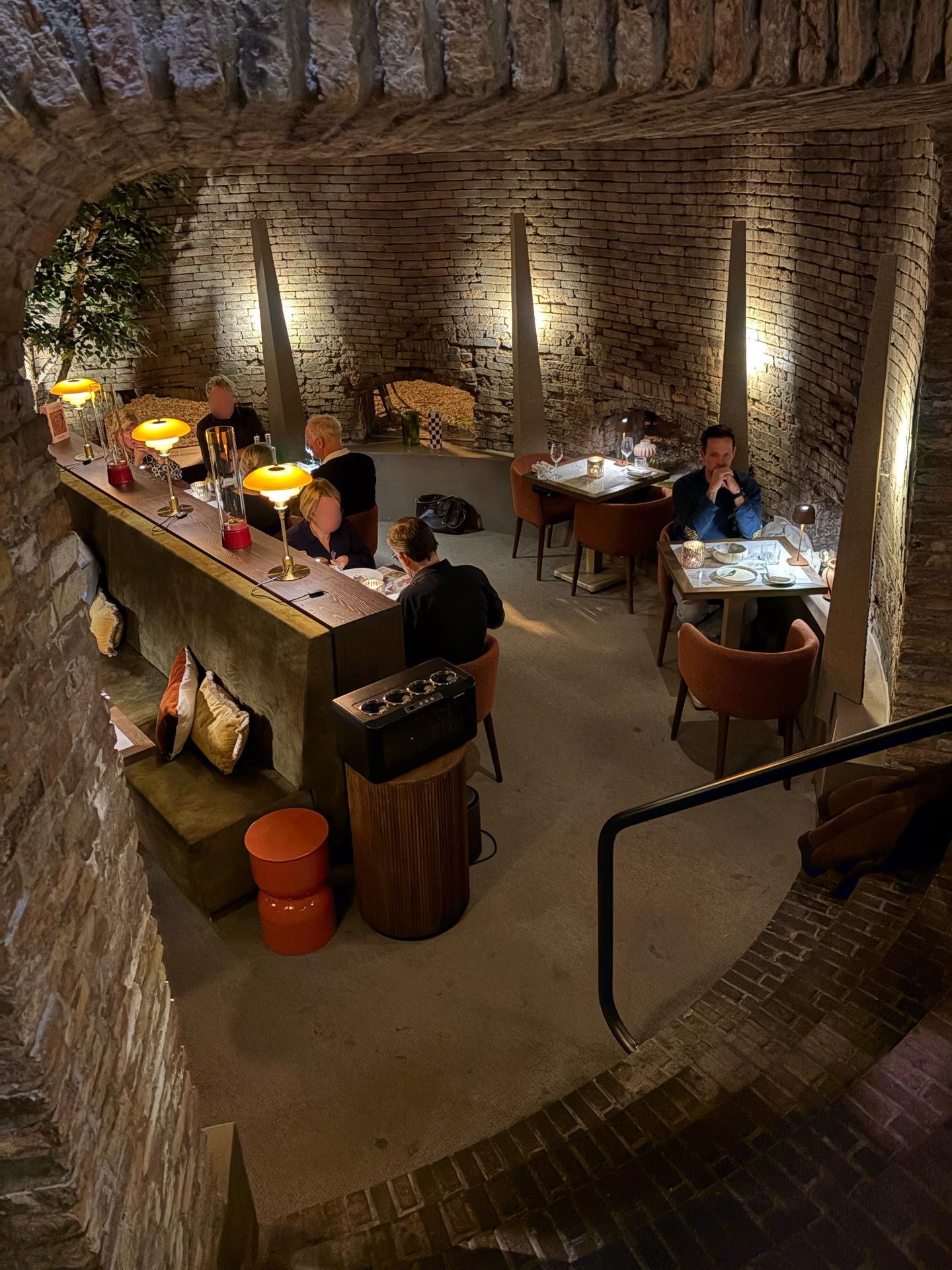 Sfeervol en stijlvol interieur van restaurant Villa Kalkoven in Meppel, bijzonder uit eten in Drenthe.
