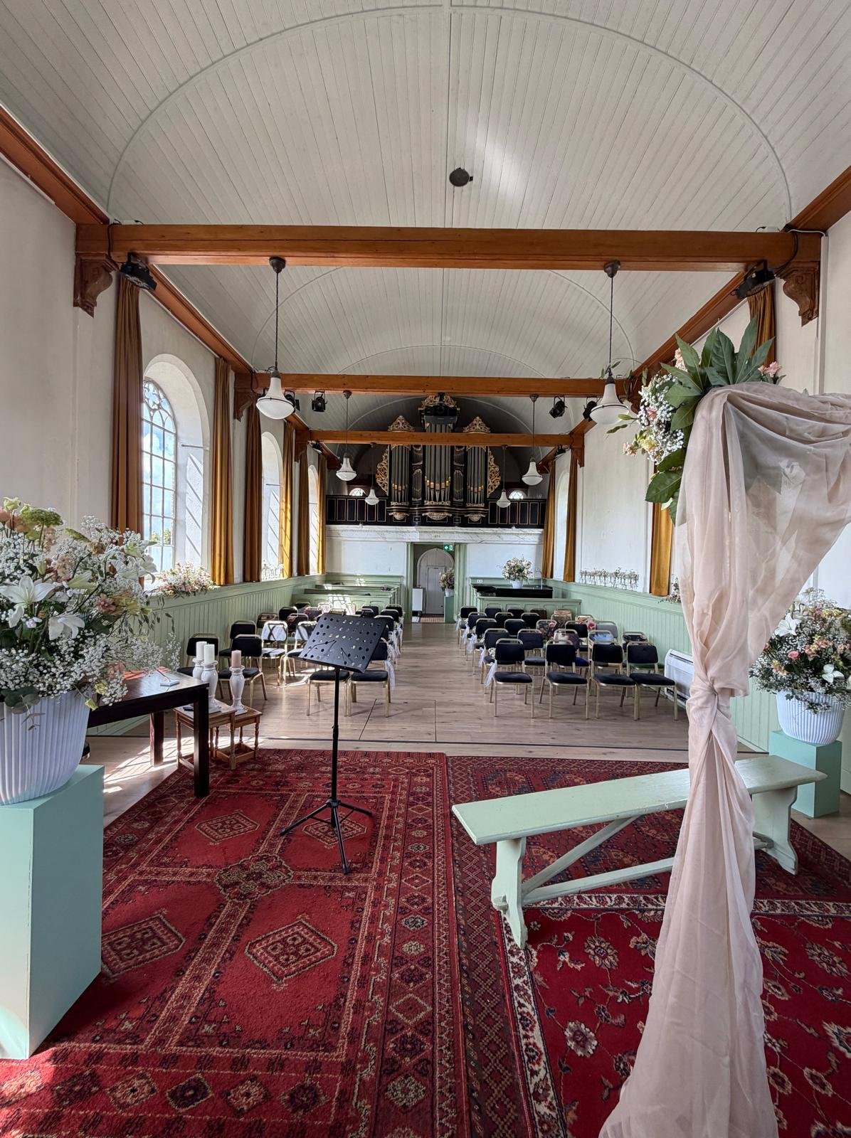 Trouwen in Theaterkerk het Mammemahuis in Jellum, Friesland